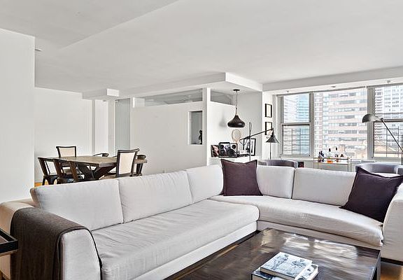 4th image of 117 E 57th St APT 27B
