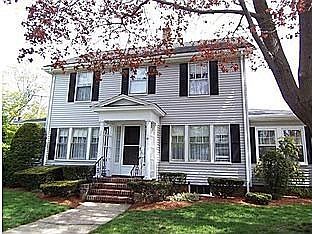 2nd image of 28 Lee St
