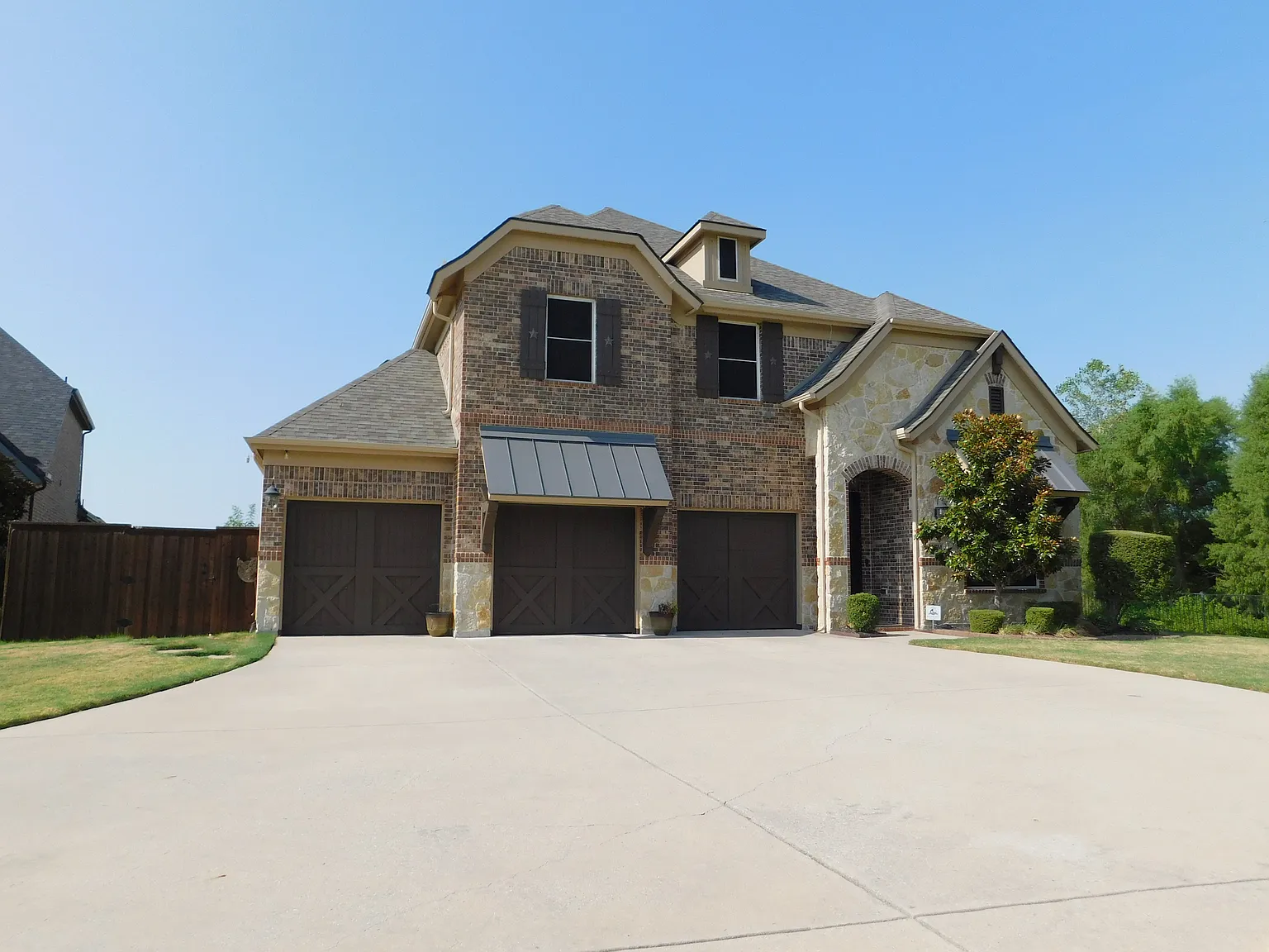 5 bed, 3508 sqft, $3,595 — Photo 2