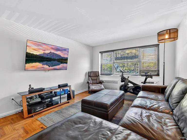 222 N Broadway #3D — Photo 12
