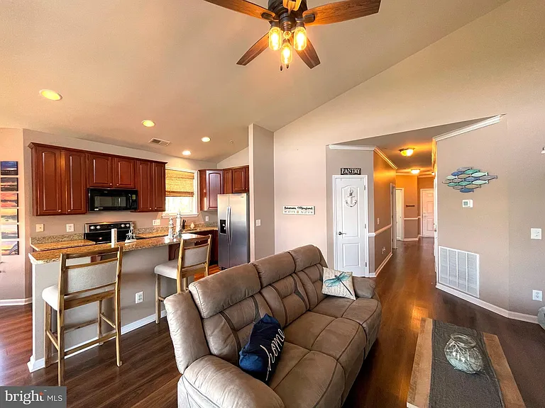 634 Oyster Bay Pl — Photo 8