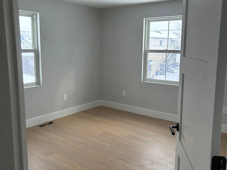 214 Center St — Photo 14