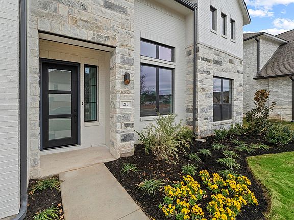 2nd image of 213 Buckaroo Dr
