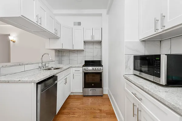 Rented by Corcoran | media 6