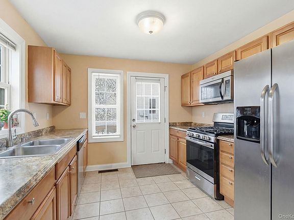 2nd image of 60 Wenliss Terrace