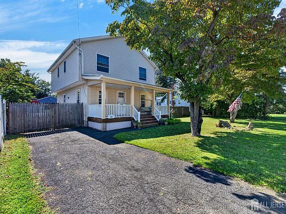 2nd image of 488 Harris Ave