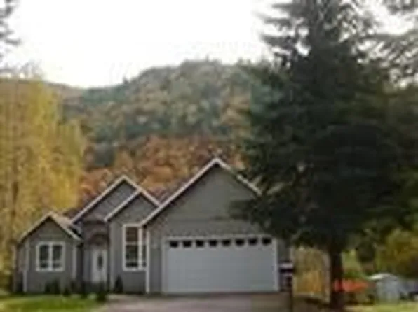 6401 Overland Trl, Maple Falls, WA 98266