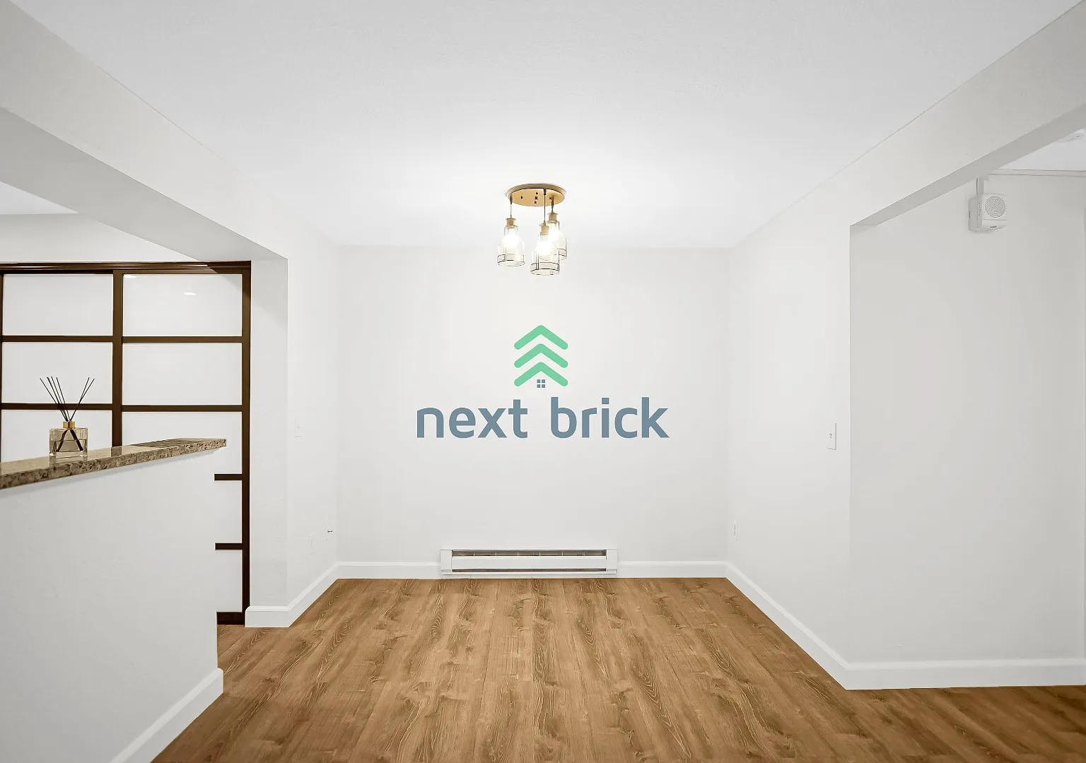 Charming 2 Bedroom 1 Bathroom Condo! — Photo 2