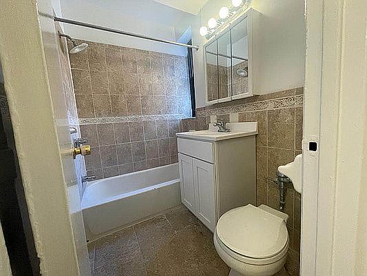 4th image of 675 Academy St APT 6E