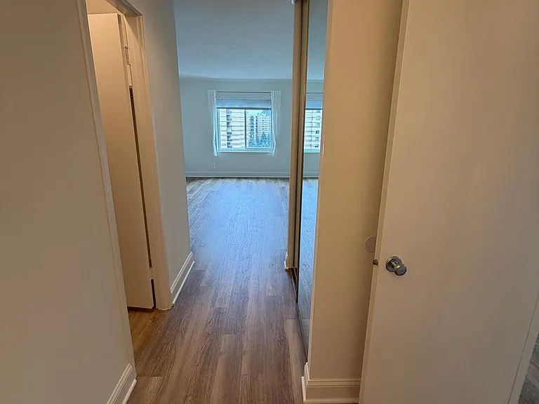 8370 Greensboro Dr #1019 — Photo 40