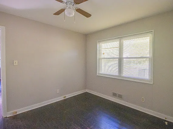9877 Redcliff Rd — Photo 6