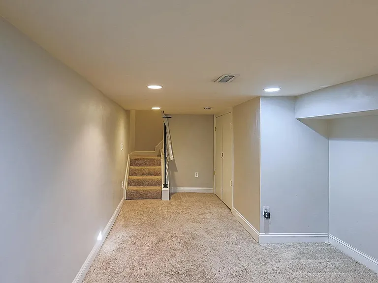 1737 Olive St — Photo 15