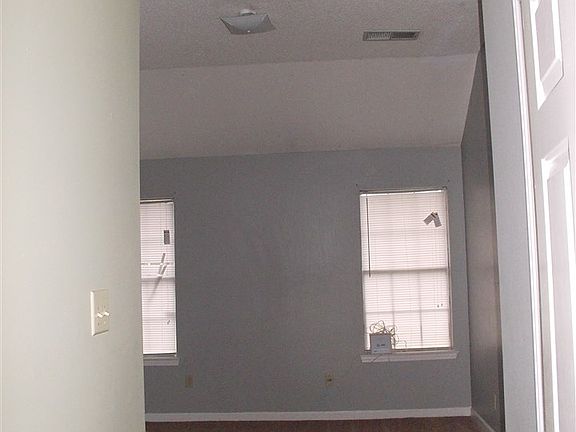 5th image of 5382 Corner Oak Dr
