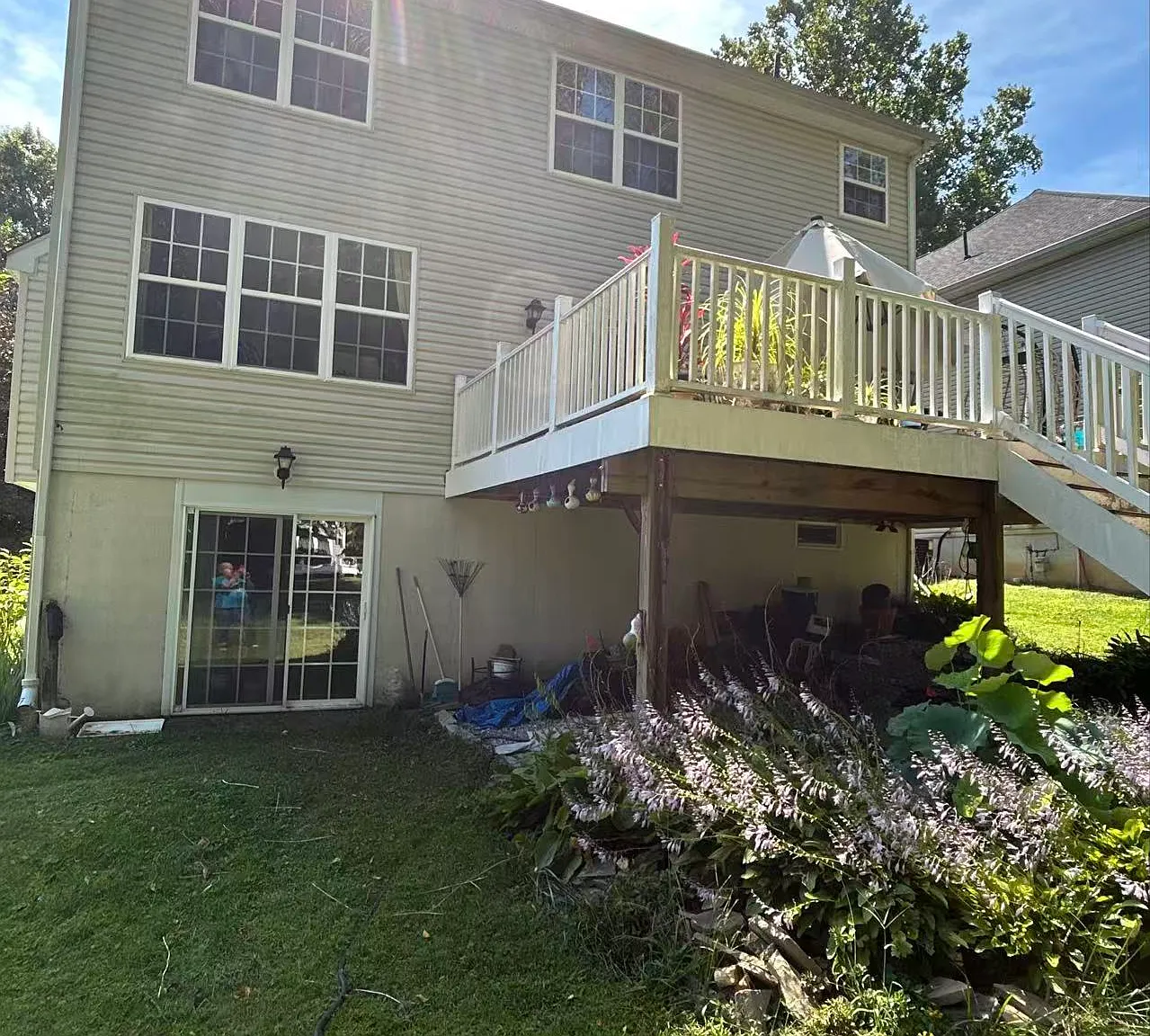4 bed, 2.5 bath, 2100 sqft, $2,800 — Photo 2