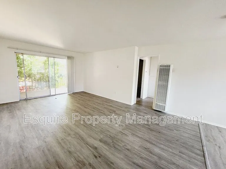 2064 N Ventura Rd #4 — Photo 3