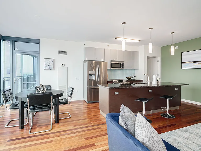 2101 Market St #3201 — Photo 4