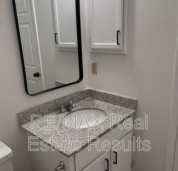 1607 N Timberline Dr — Photo 8