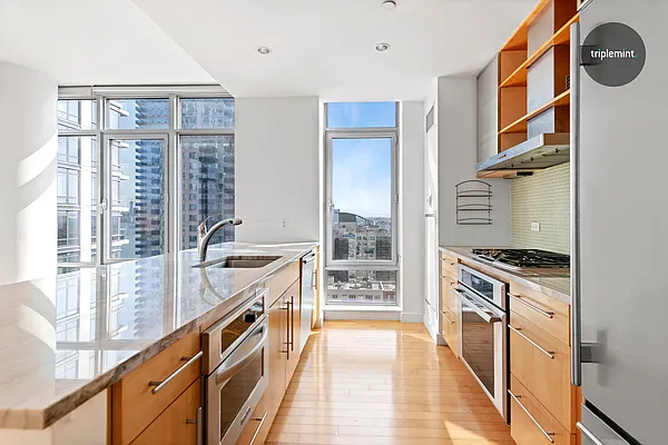 Sold by Triplemint | media 10