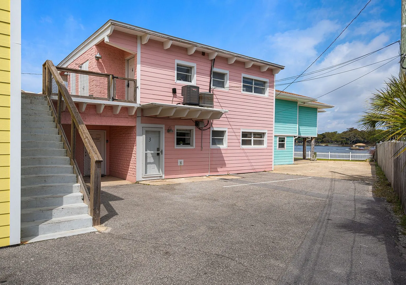 Nice 2 bedroom waterfront Okaloosa Island property for rent! — Photo 1
