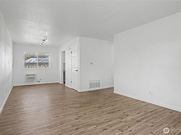 5th image of 1201 Vandenberg Avenue #1203