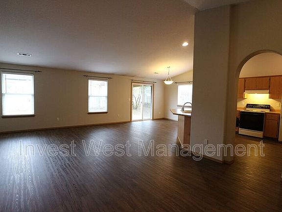 4th image of 9012 NE 158th Ave