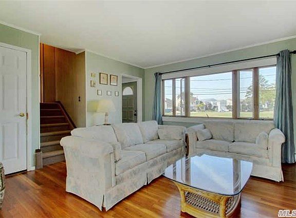 2nd image of 19 Forest Ave