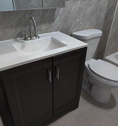 4th image of 4840 S Langley Ave #2