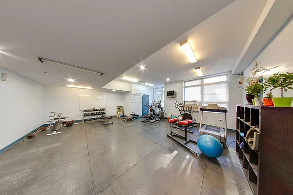 Rented by Bouklis Group | media 7