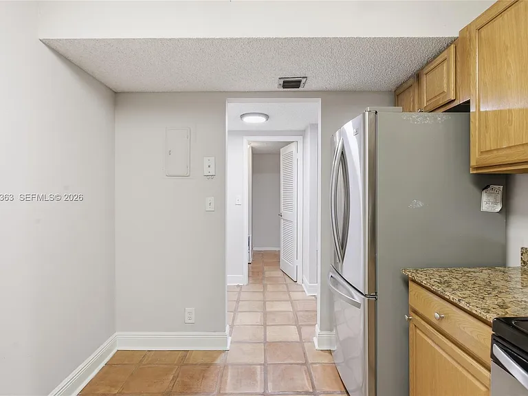 2500 Parkview Dr #415 — Photo 12