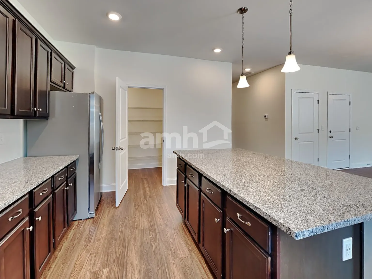 4 bed, 2.5 bath, 2449 sqft, $2,535 — Photo 4