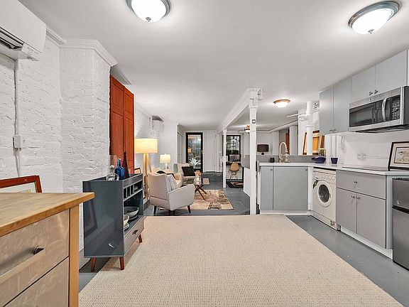 2nd image of 21 Bleecker St