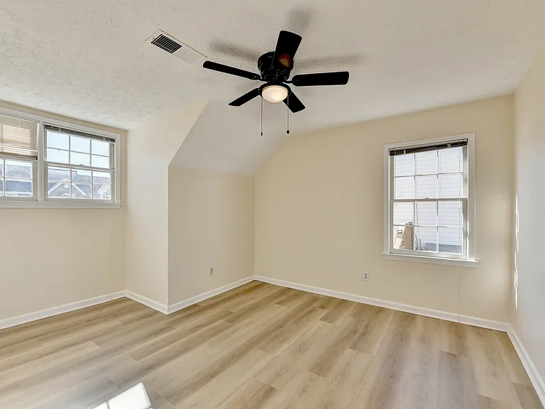 3945 Genoa Ct — Photo 34