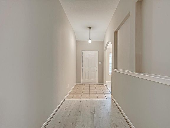 5th image of 8403 Woodland Knoll Ln