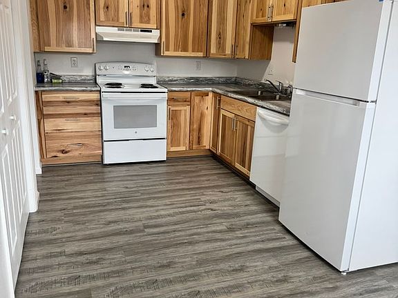 3rd image of 1520 E 15th St APT C