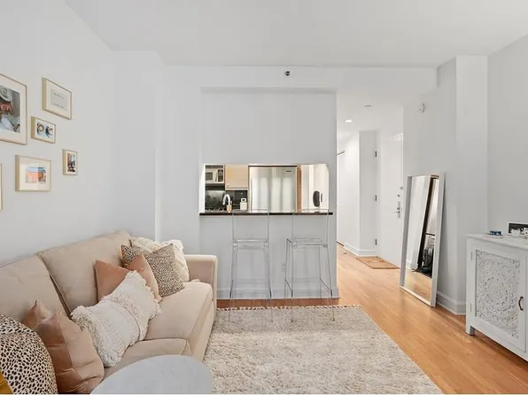 120 Riverside Blvd APT 5C, New York, NY 10069