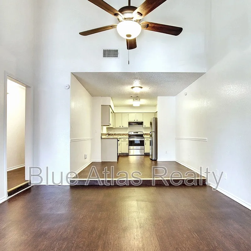 2 bed, 2.0 bath, 1050 sqft, $1,450 — Photo 3