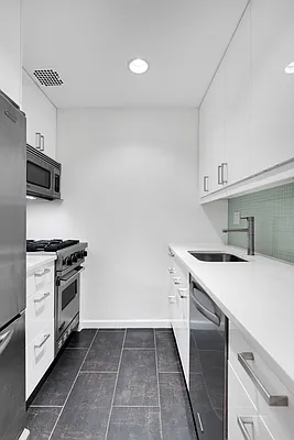 Rented by Cooper & Cooper Real Estate | media 11