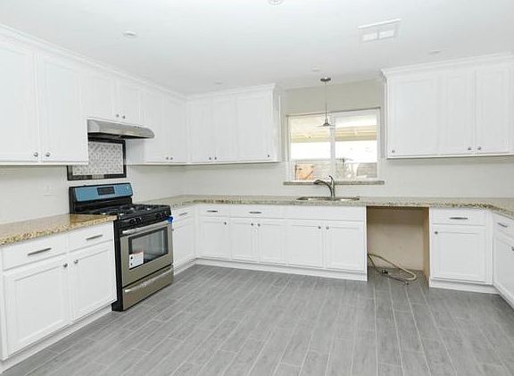 5th image of 811 E Orchid Ln