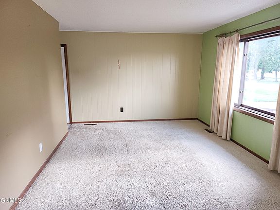 4th image of 519 1st Ave NW