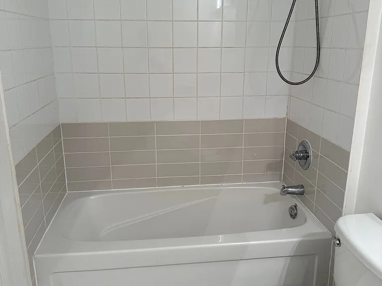 600 Fleet St E #329 — Photo 10