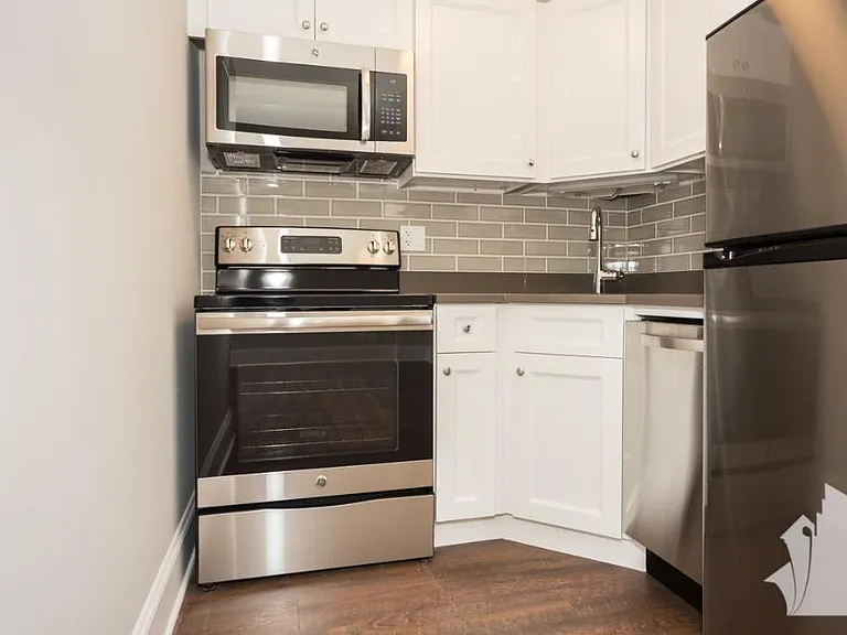 827 W Lakeside Pl #805 — Photo 3