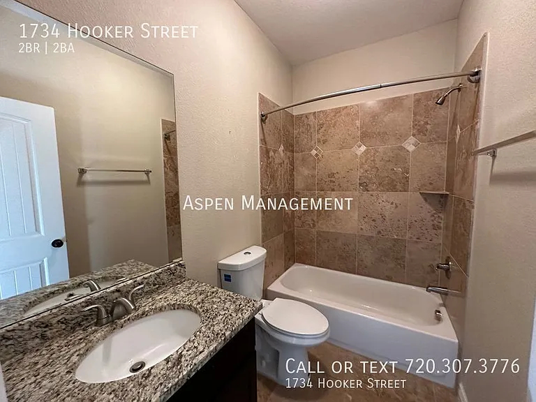 1734 Hooker St — Photo 6