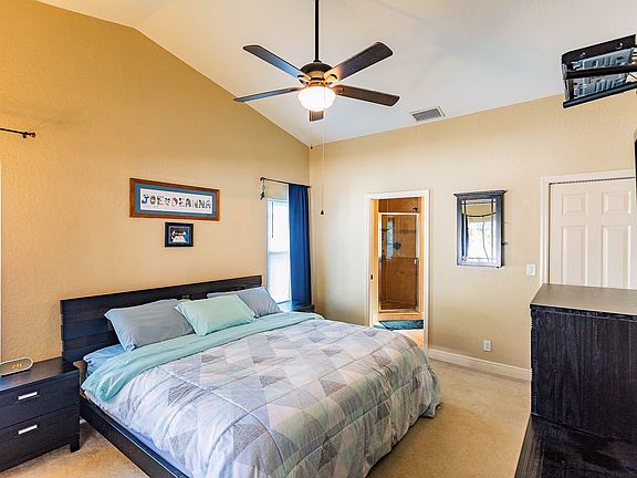5th image of 1827 Coral Point Dr