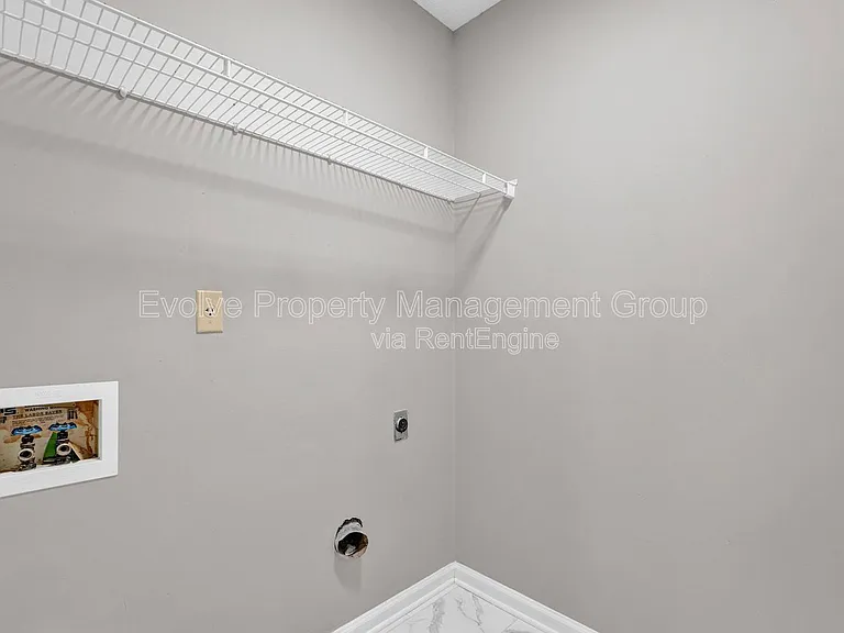 3014 Meadows Ln — Photo 19