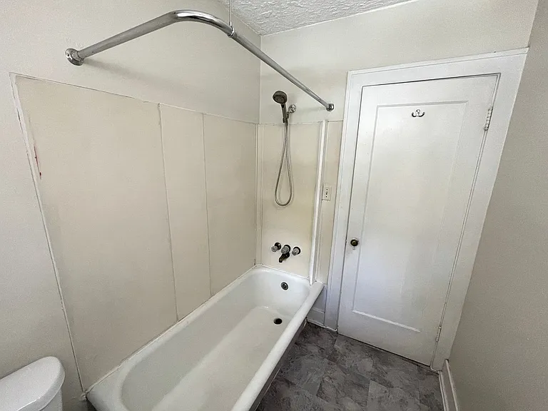 1336 NE 28th Ave — Photo 13