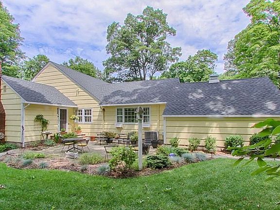 5th image of 24 Timber Dr