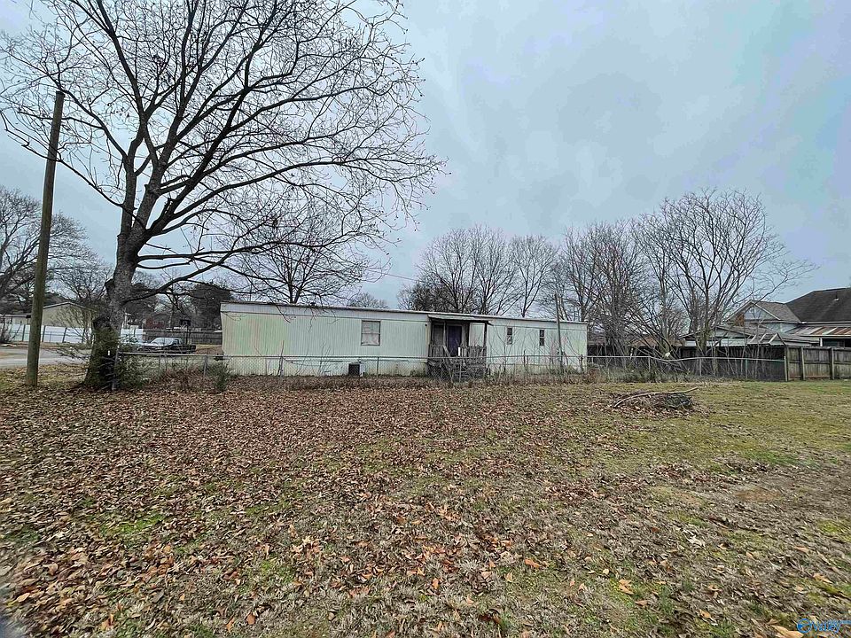 2nd image of 11 Sivley Dr NW