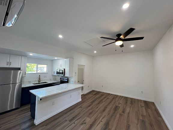 4th image of 8841 Sparton Ave