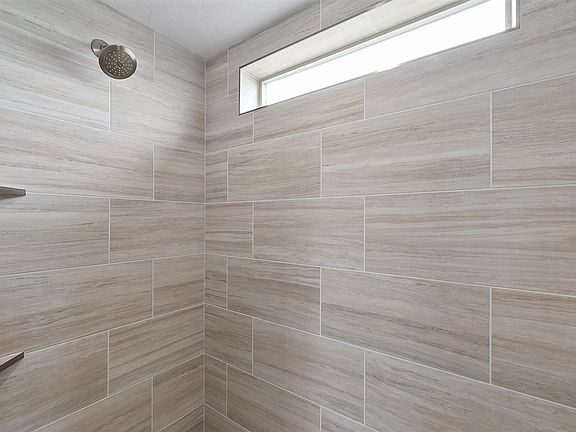 5th image of 2665 Laidlaw Dr