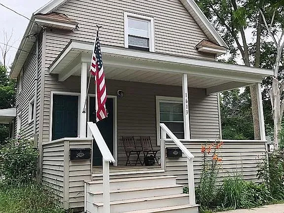 1613 Indiana Ave — Photo 1